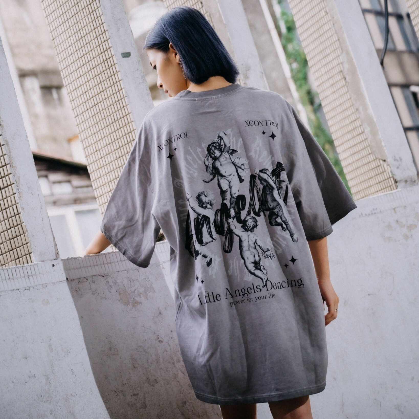 XCTRL 小天使飛舞水洗短T-淺灰