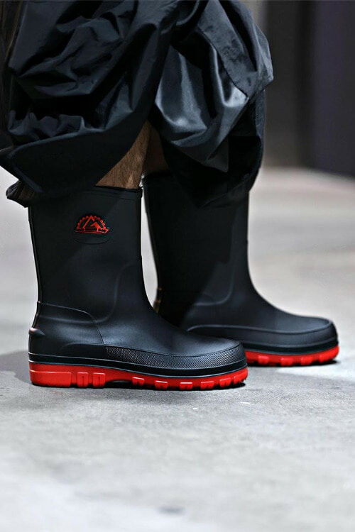 紅色配色雨靴