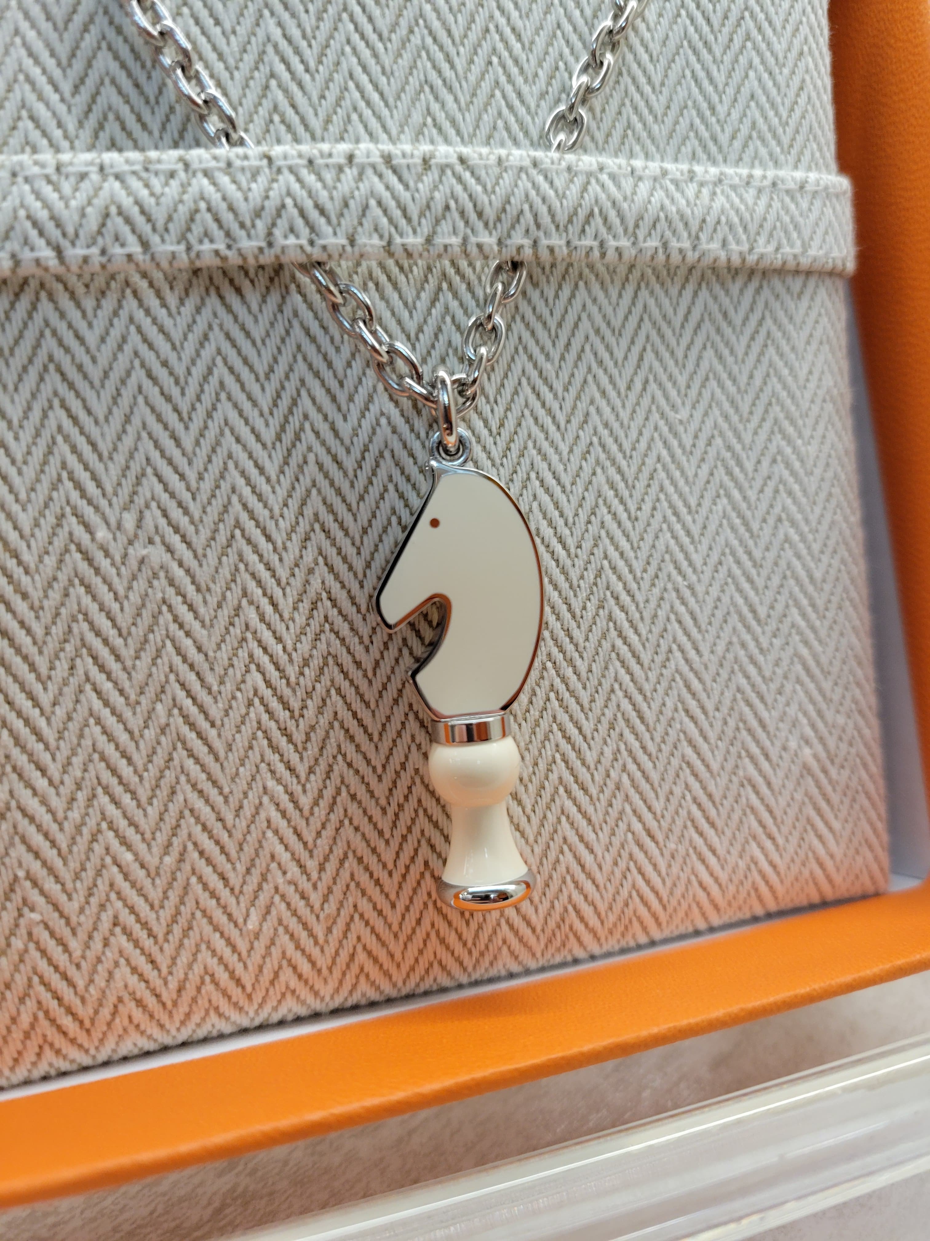 HERMES Cavalier necklace BLANC  53 - 58cm