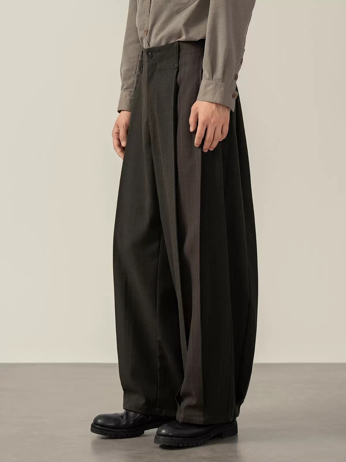 半片花瓣MoitiedePeta  百摺休閒拼色垂墜感闊腿褲