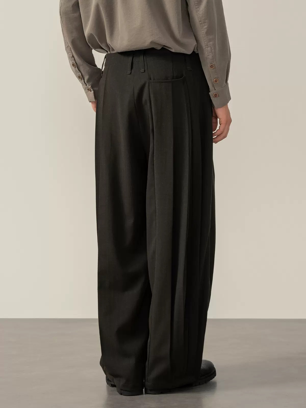 半片花瓣MoitiedePeta  百摺休閒拼色垂墜感闊腿褲