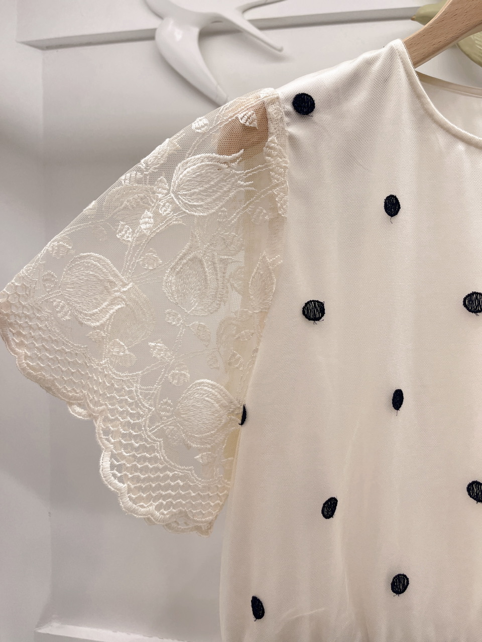 點點lace洋裝