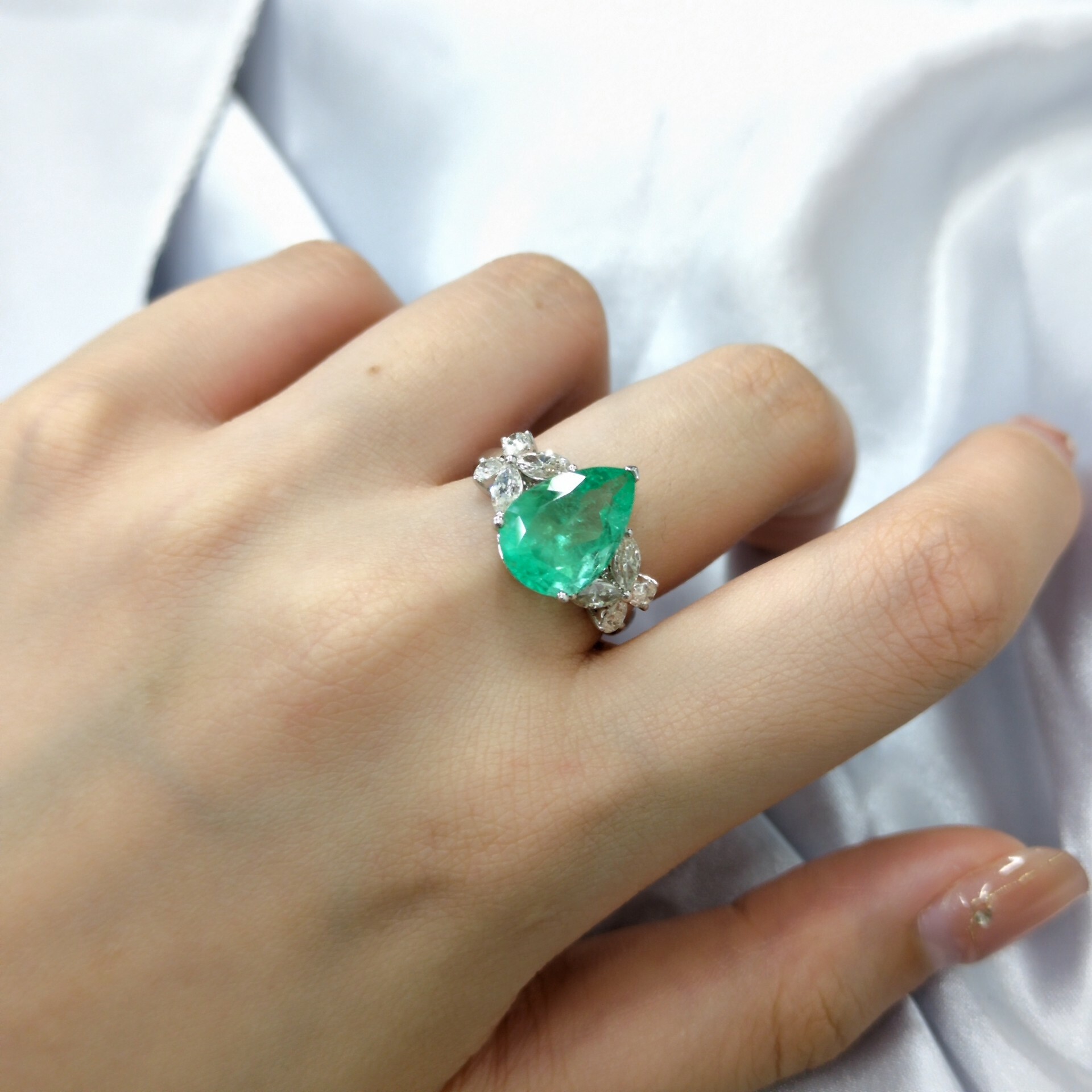18K White Gold 4.05ct Emerald and Diamond Ring
