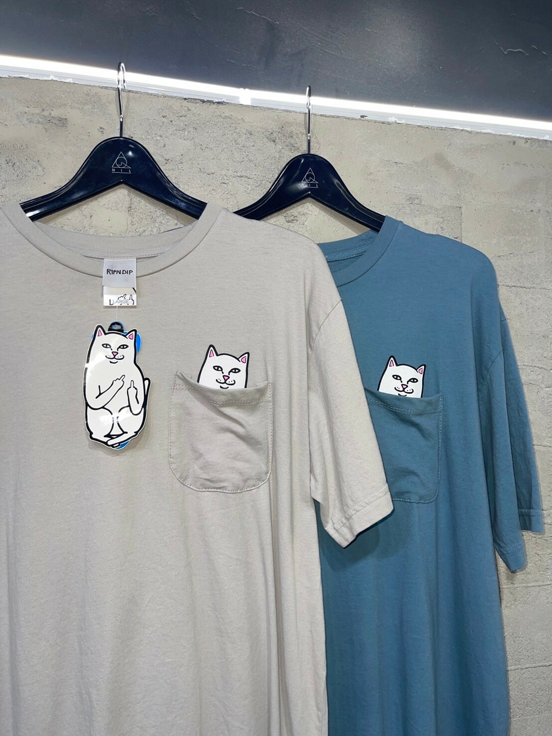現貨折扣 RIPNDIP 最熱賣中指貓系列 口袋貓咪短袖 T