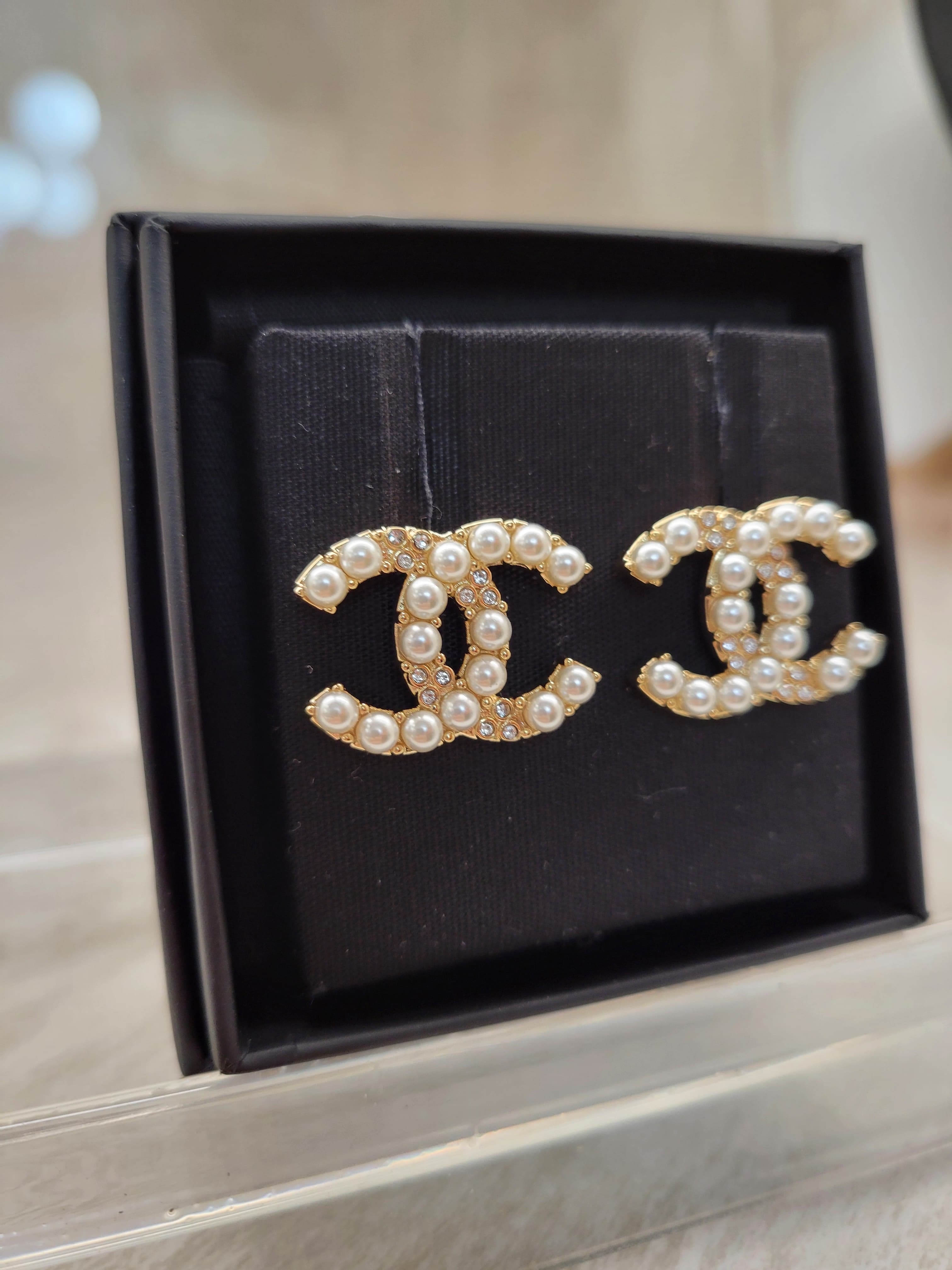 CHANEL ABD722 EARRINGS  STUD PEARL 金色 LOGO耳環