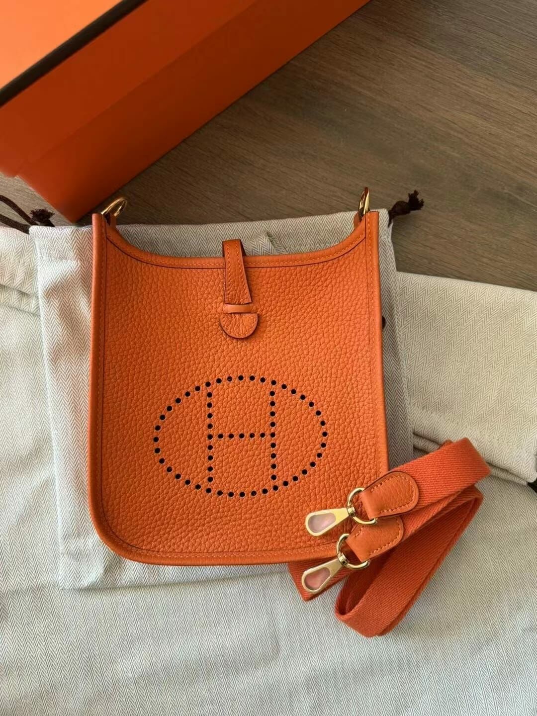 Evelyne mini 93 orange  cc tc B (一代：肩帶長105cm）