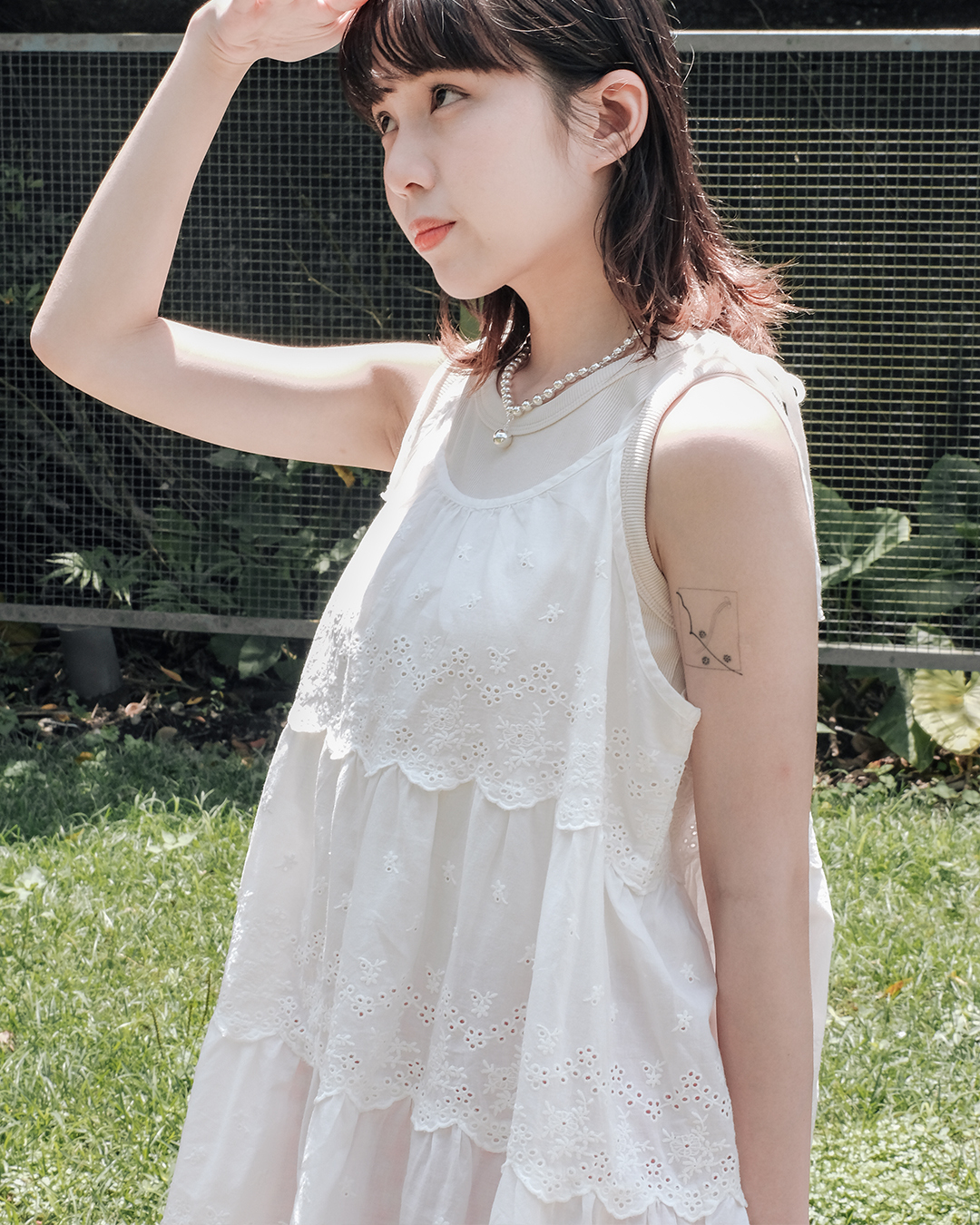 三層通花吊帶背心外搭