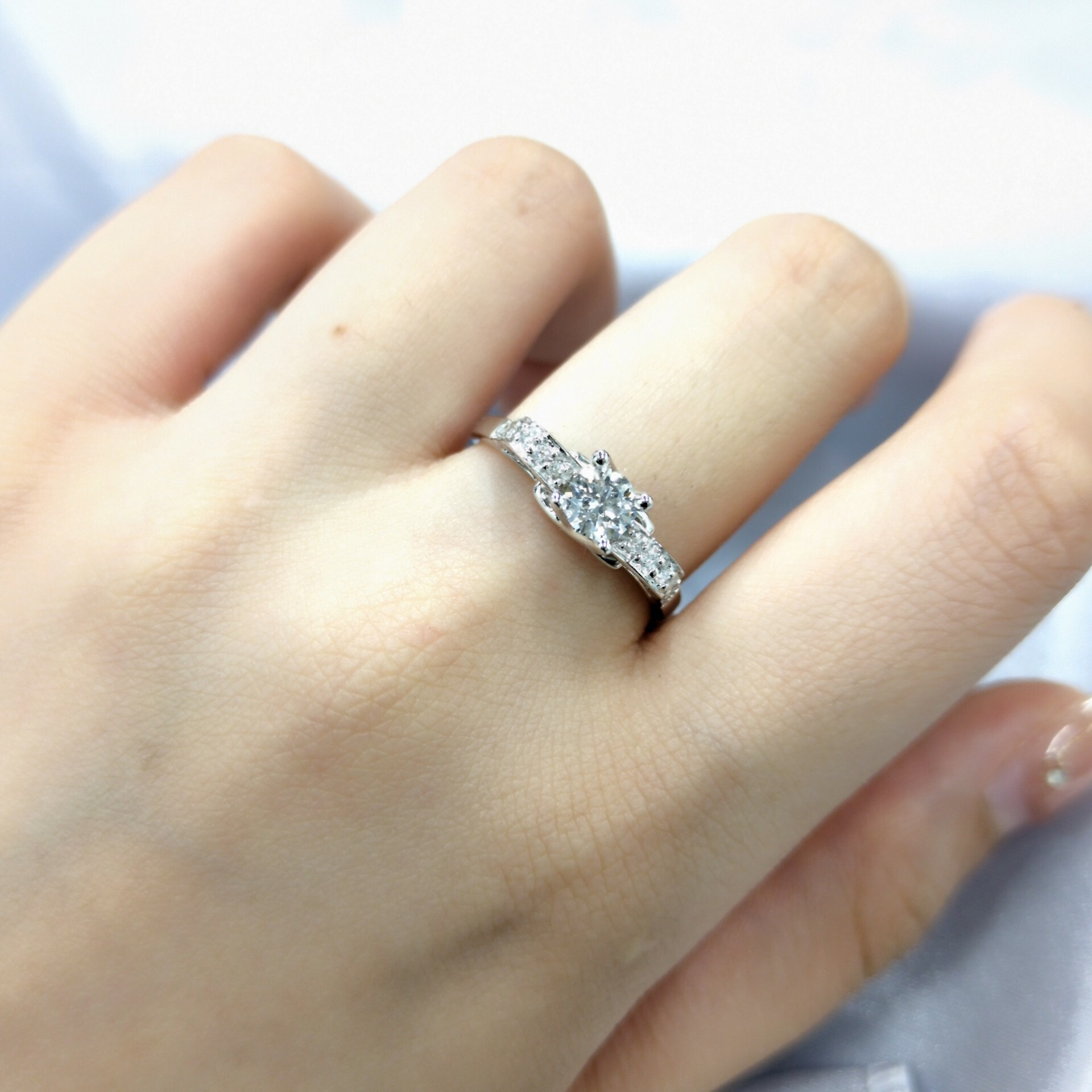 18K White Gold 0.49ct Diamond Ring