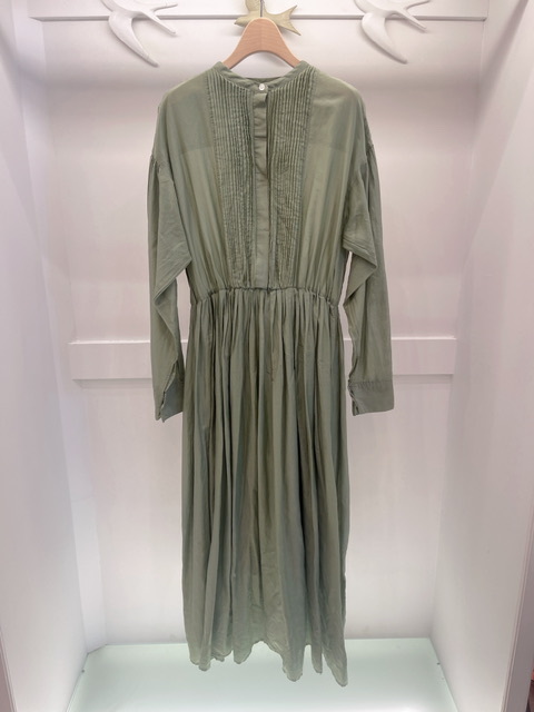 前設計直紋洋裝