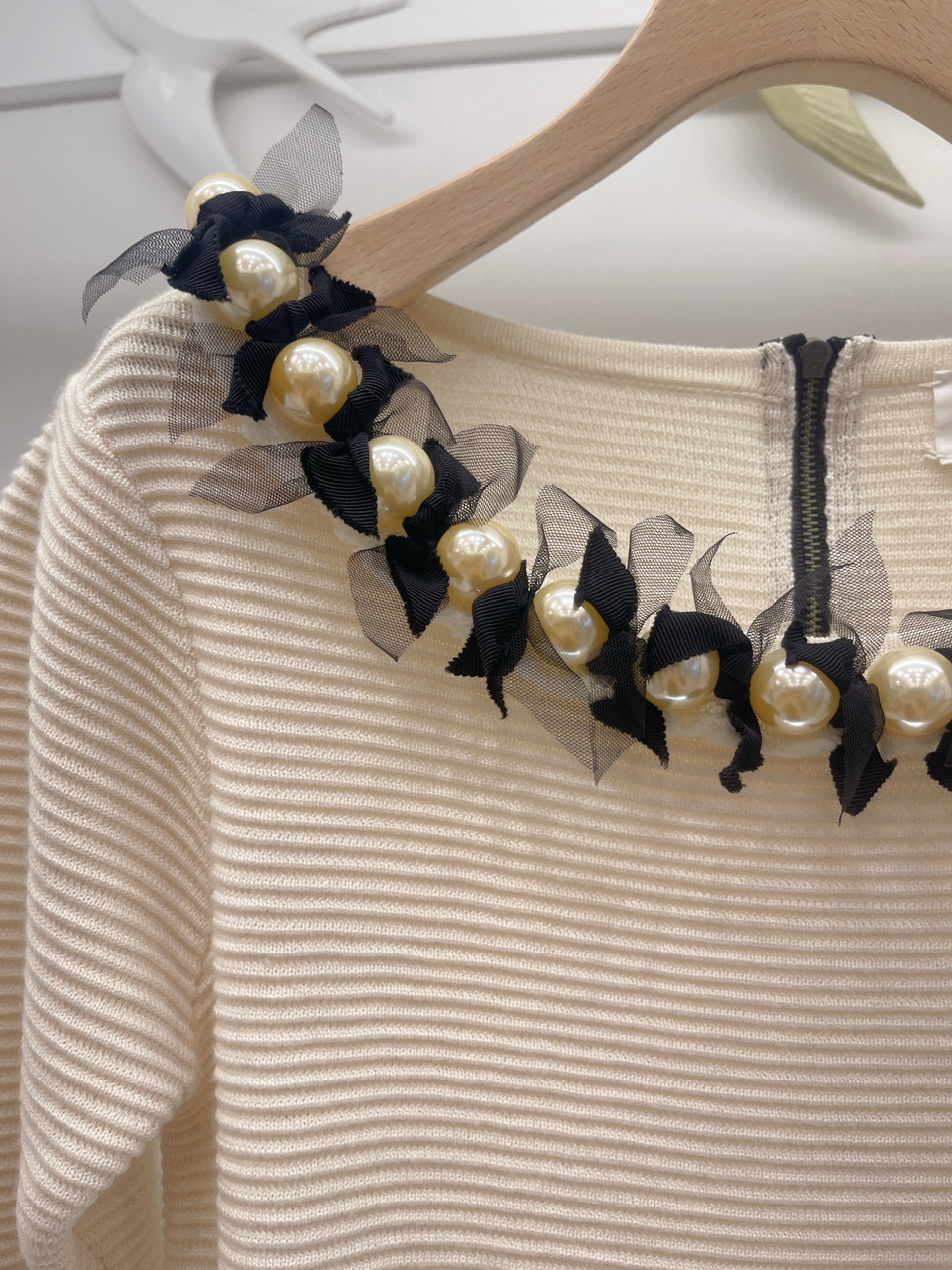 珍珠領低裙擺洋裝