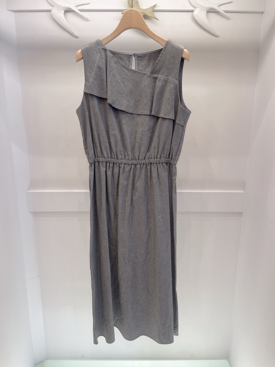 胸荷葉無袖洋裝