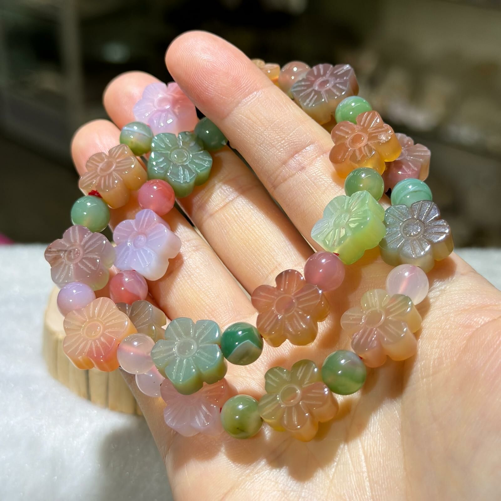 鹽源瑪瑙梅花形手串 13 mm +/-