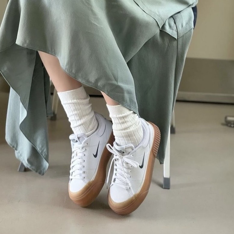 NIKE COURT LEGACY 厚底 焦糖（FV5526-100）