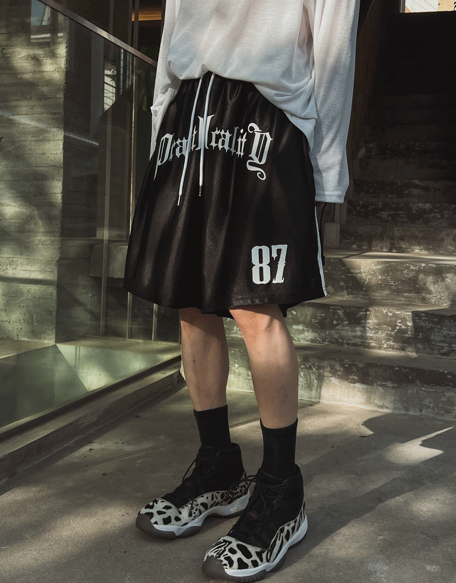 另類刻字金屬運動短褲