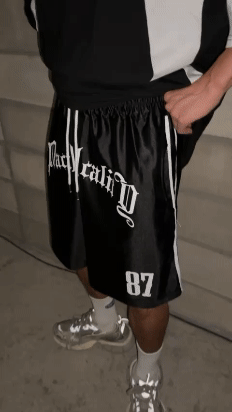 另類刻字金屬運動短褲