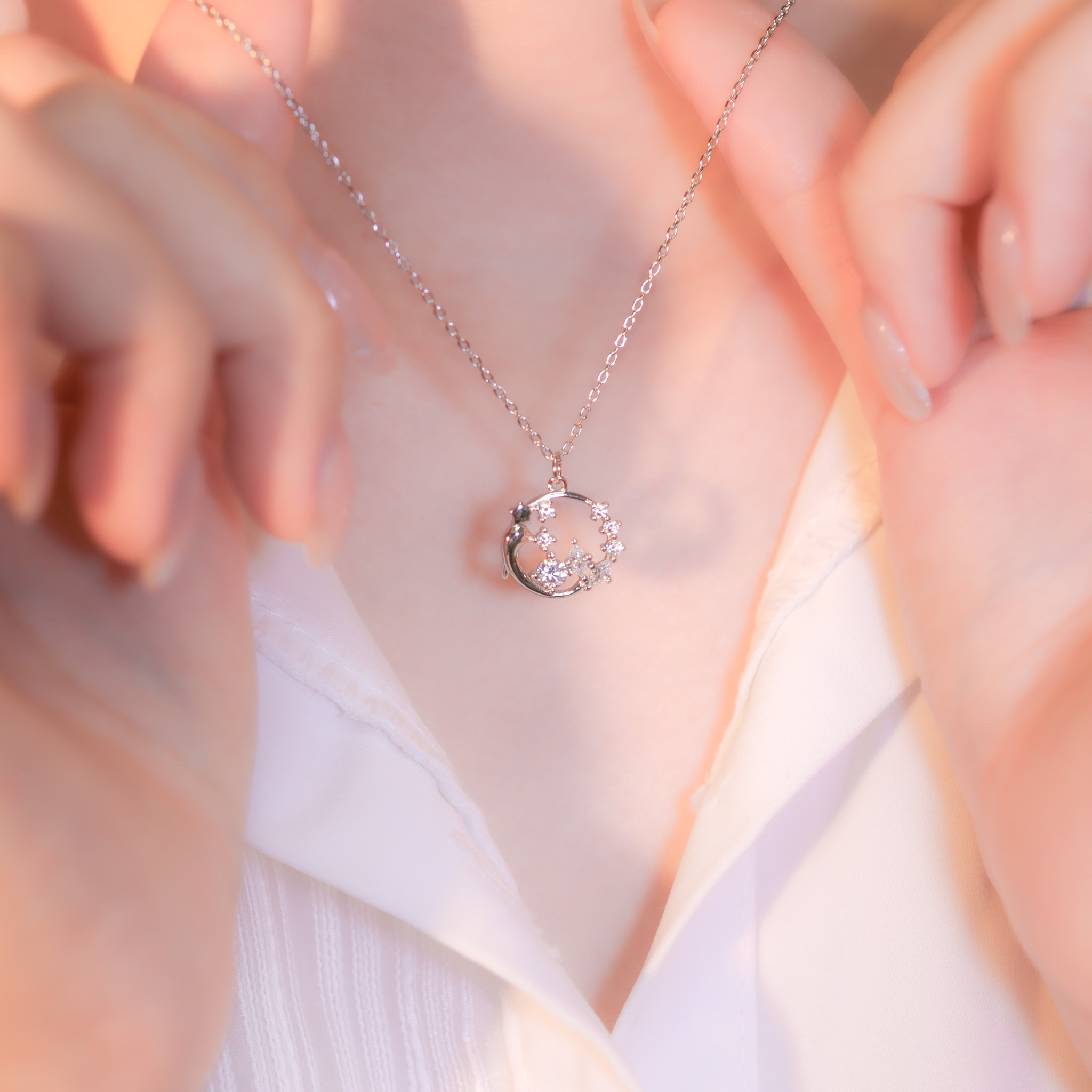 | 925 Silver・White Gold | Starry Dolphin Necklace | NE1134 |