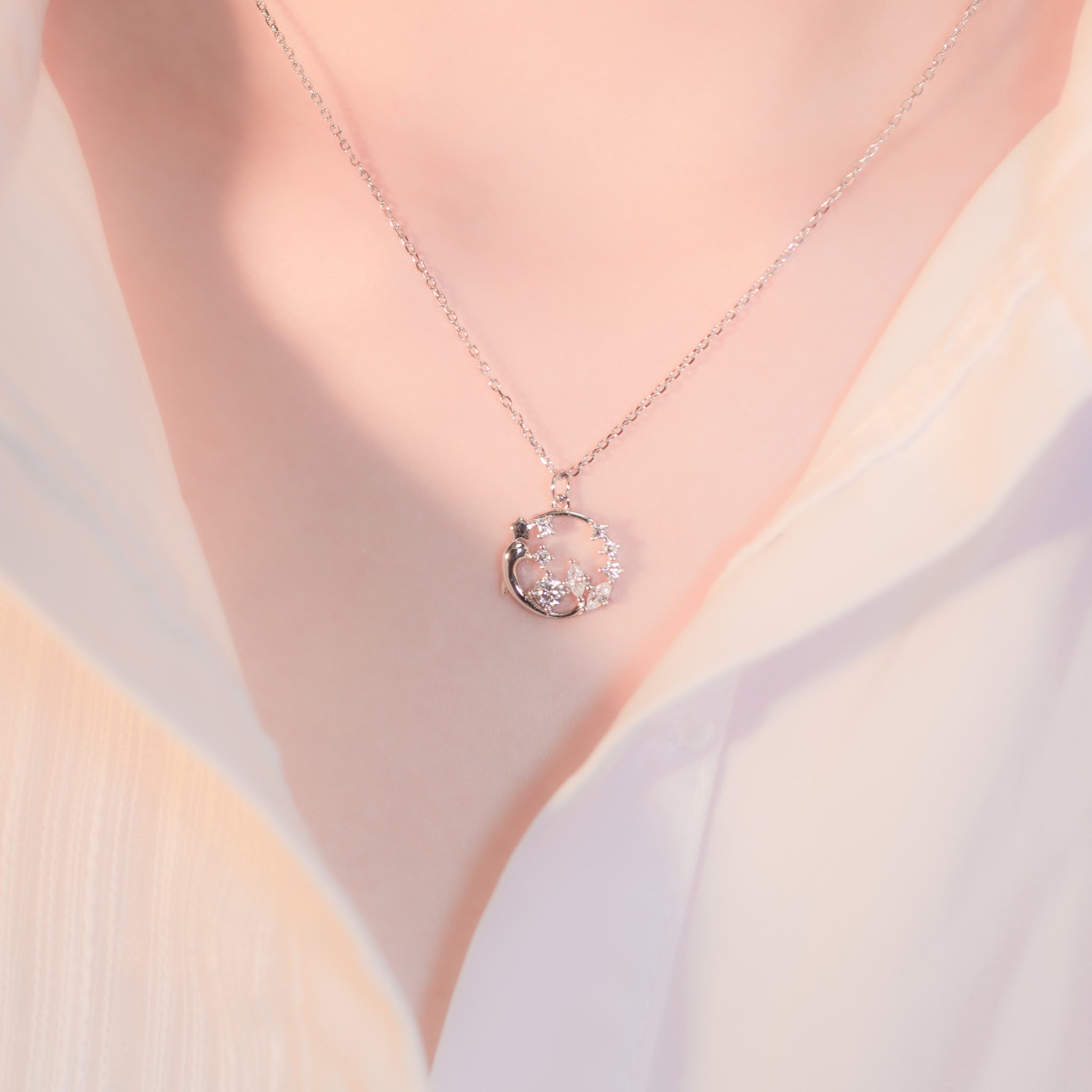 | 925 Silver・White Gold | Starry Dolphin Necklace | NE1134 |