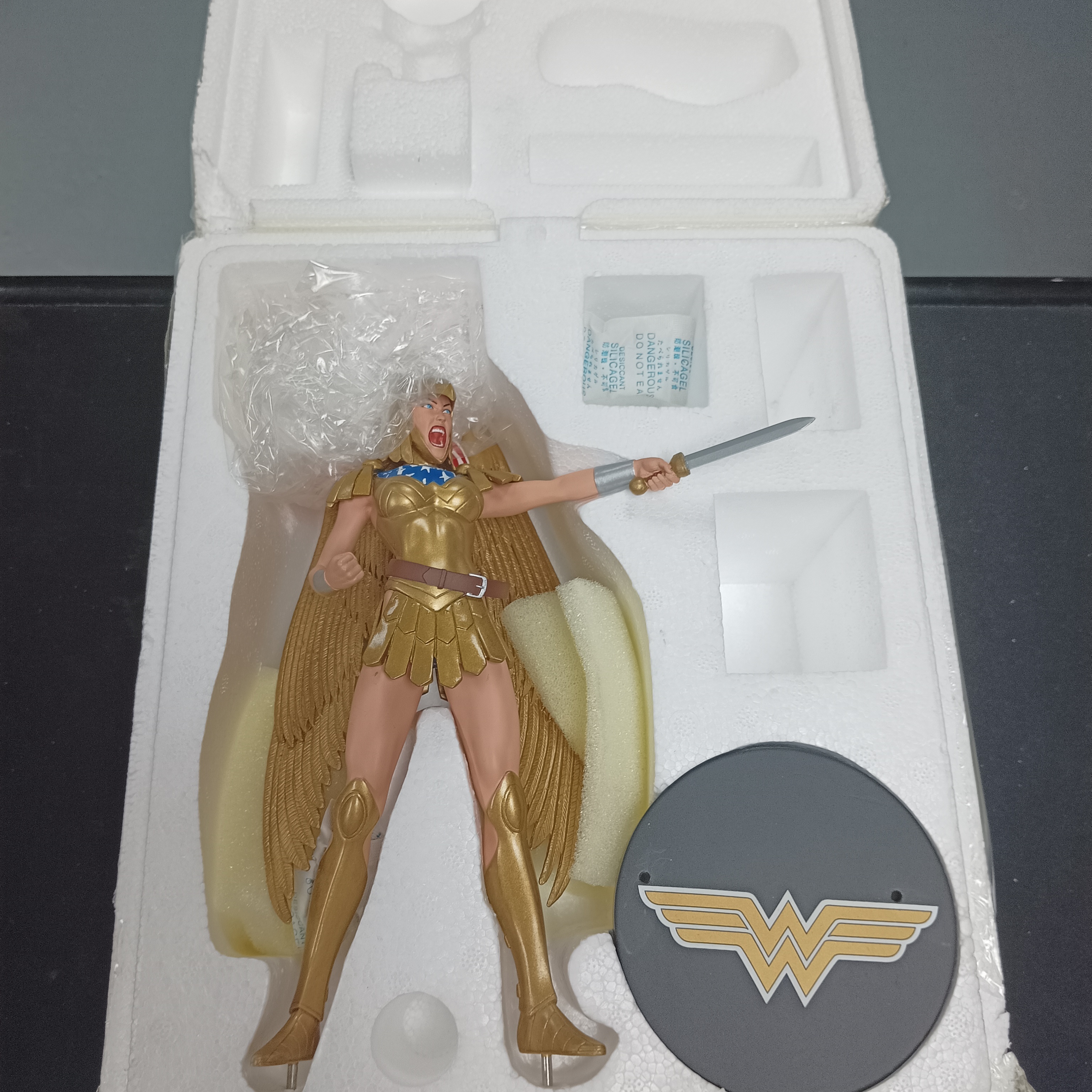 寄賣-DC Direct Cover Girls of the DC Universe: Wonder Woman Statue