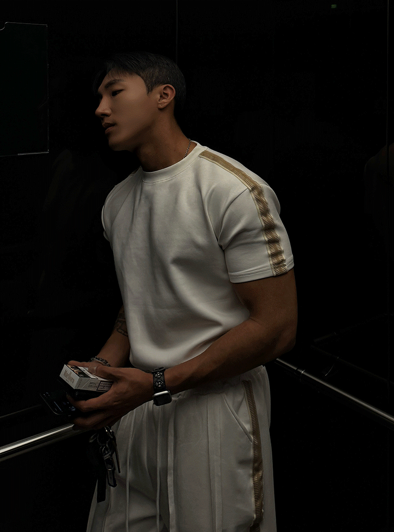 夏季跑道線條彈力肌肉短袖T恤