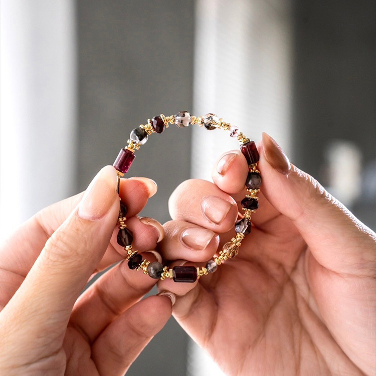 逗號：紫牙烏｜紅石榴｜黑極光｜超七｜黑金超｜冰曜石