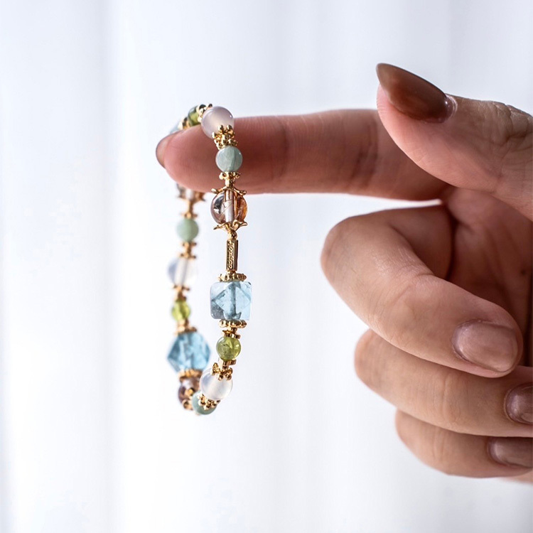 第六感：藍托帕石｜橄欖石｜白玉髓｜紅銅髮｜藍綠晶