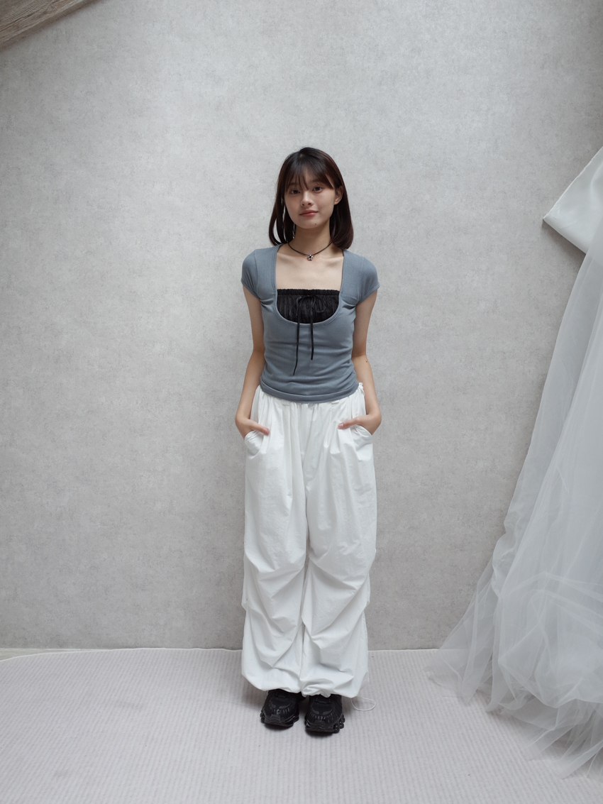 spliced ​​breast-ruched knot top