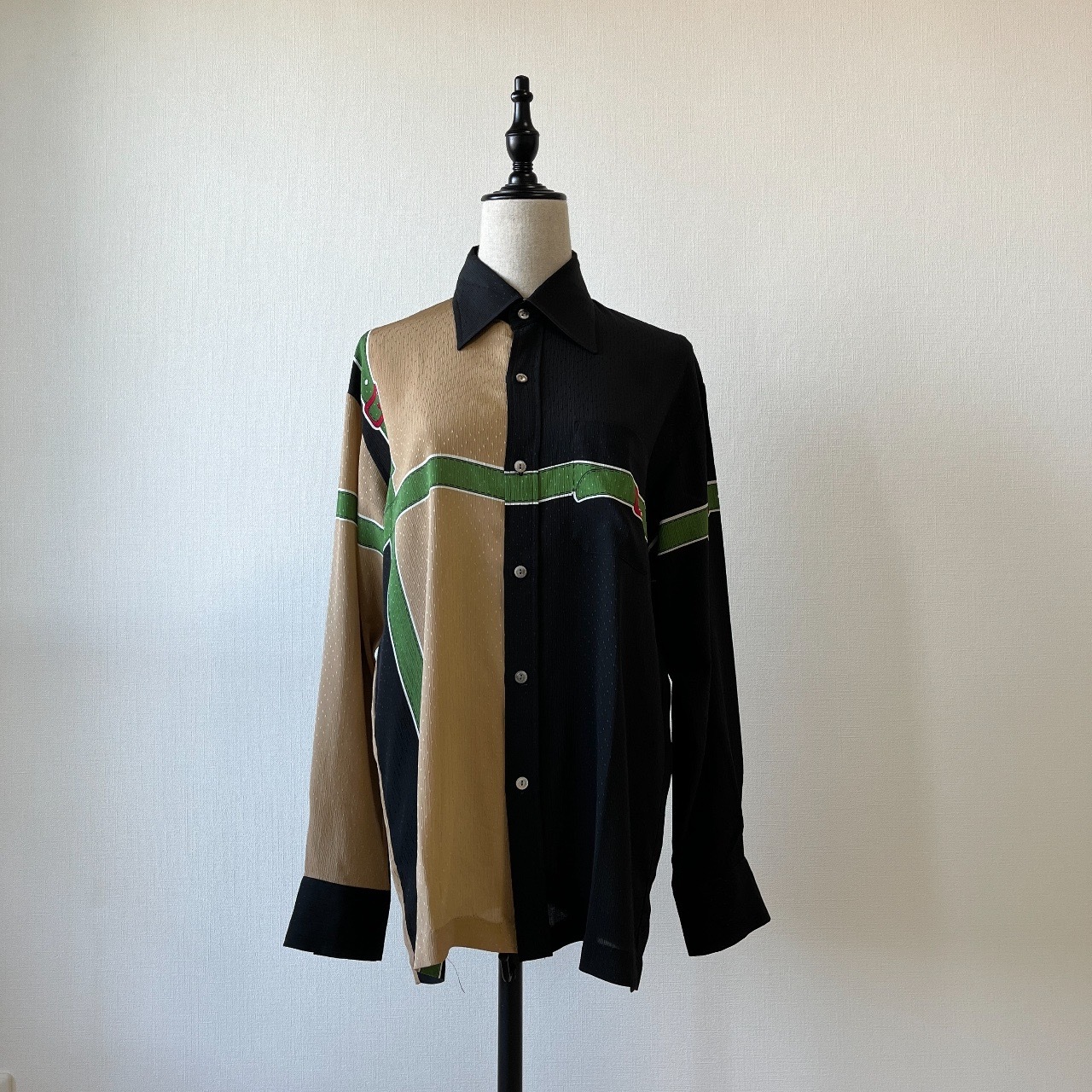 日本製型格腰帶圖案古著上衣