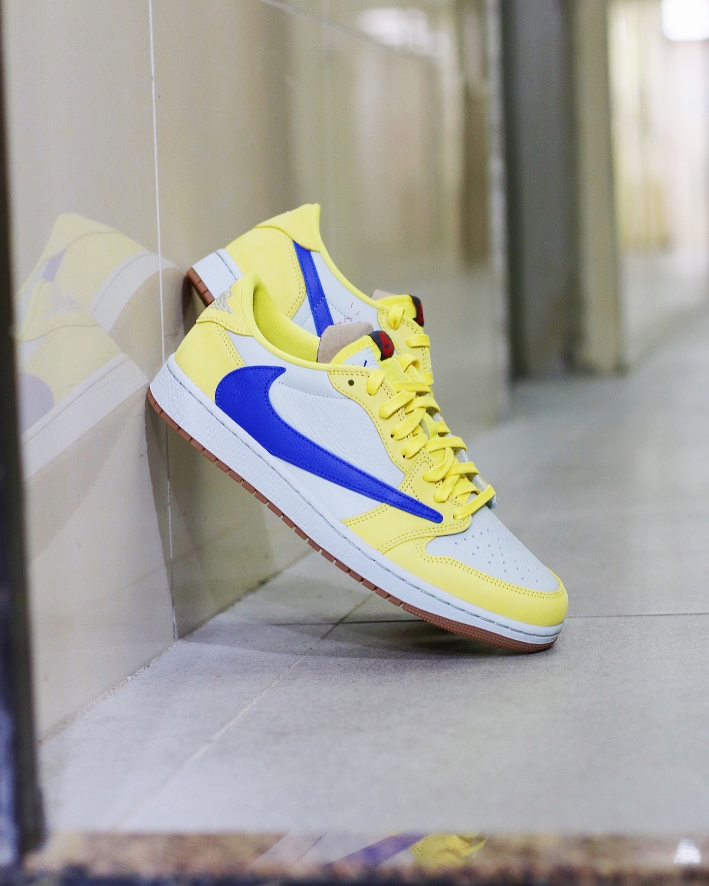 Nike Air Jordan 1 Retro Low OG SP Travis Scott Canary  DZ4137-700