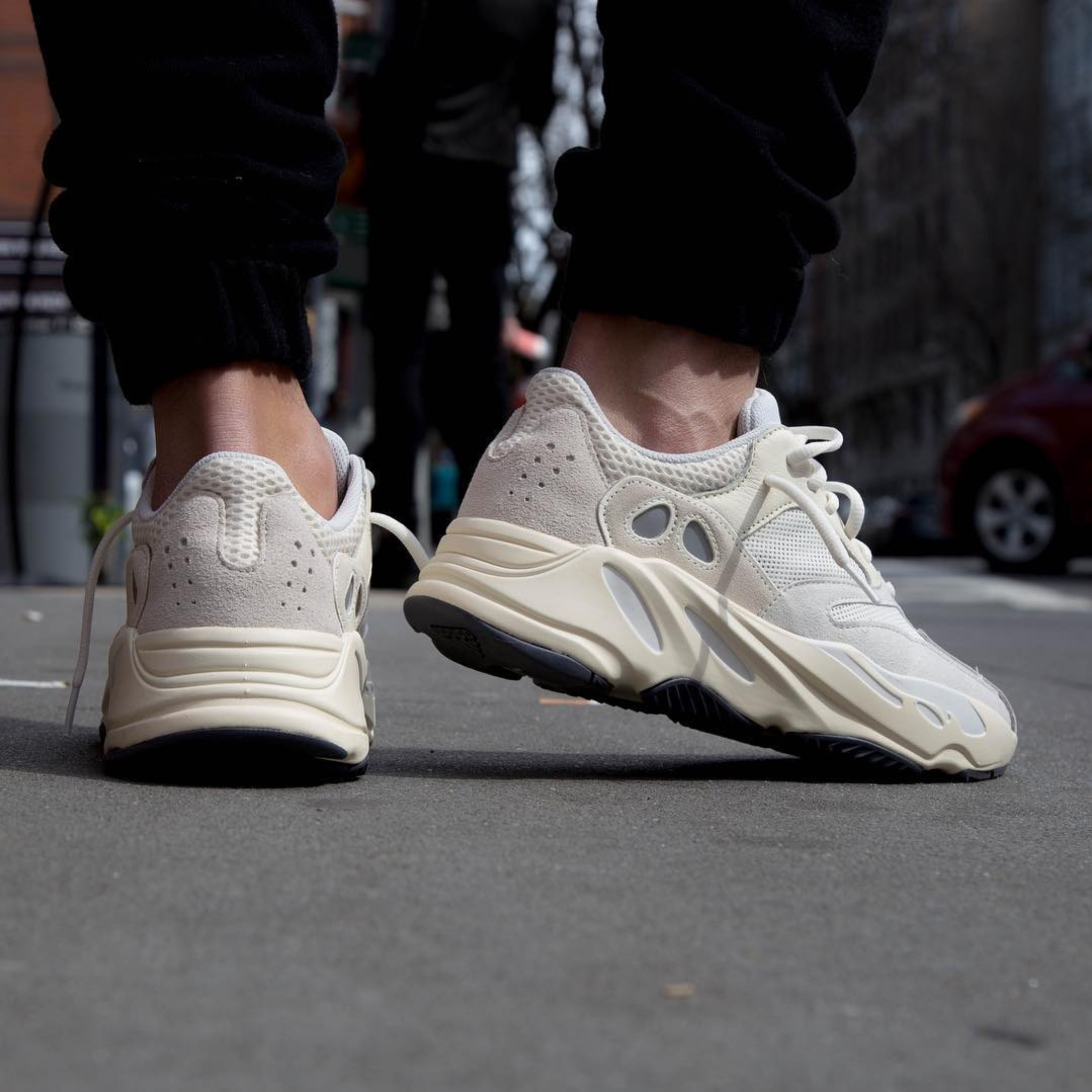 NICEDAY 代購 Adidas YEEZY BOOST 700 ANALOG 骨白 復古 米白 男女尺寸 EG7596