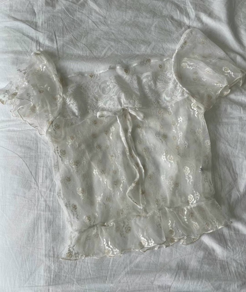 sheer lace knotted small flower embroidered square neck top