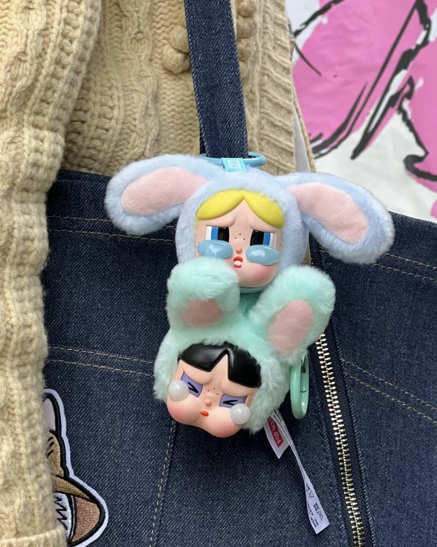 <官方正版授權>POPMART X 飛天小女警 盲盒吊飾 CRYBABY系列 鑰匙圈 泡泡瑪特 搪膠 毛絨