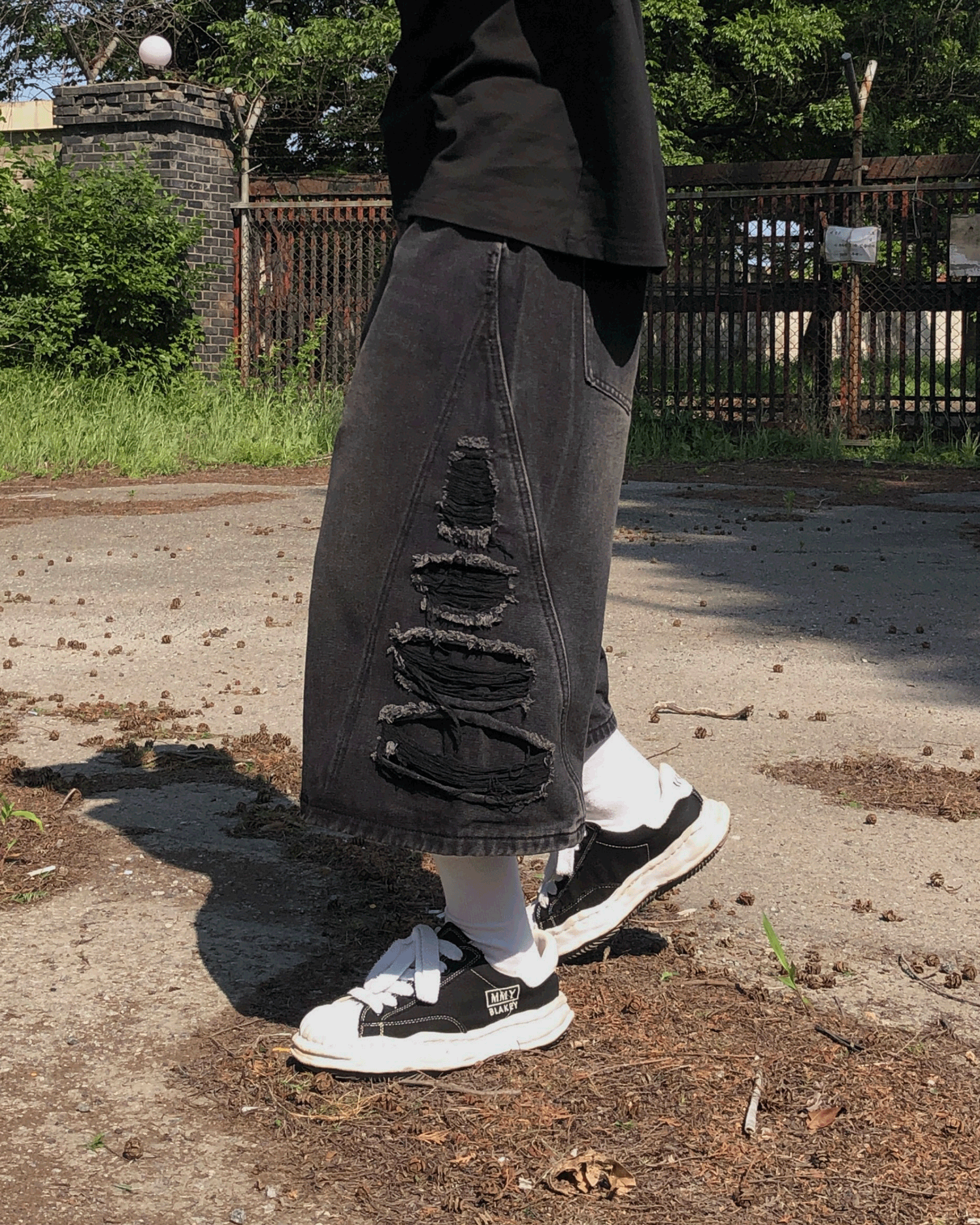 RIIZE裁剪寬大牛仔短褲