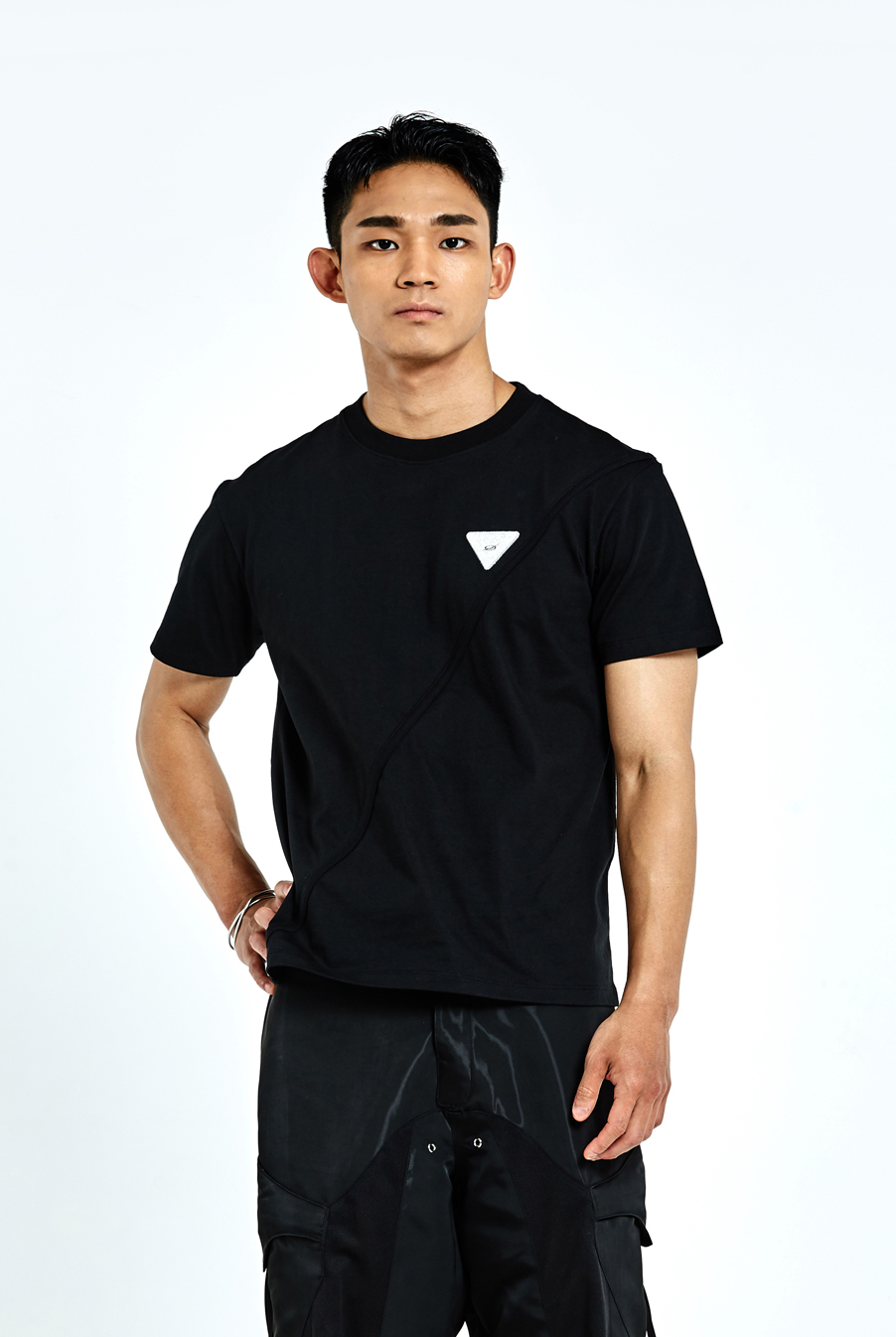 不對稱Ｔ恤－灰黑