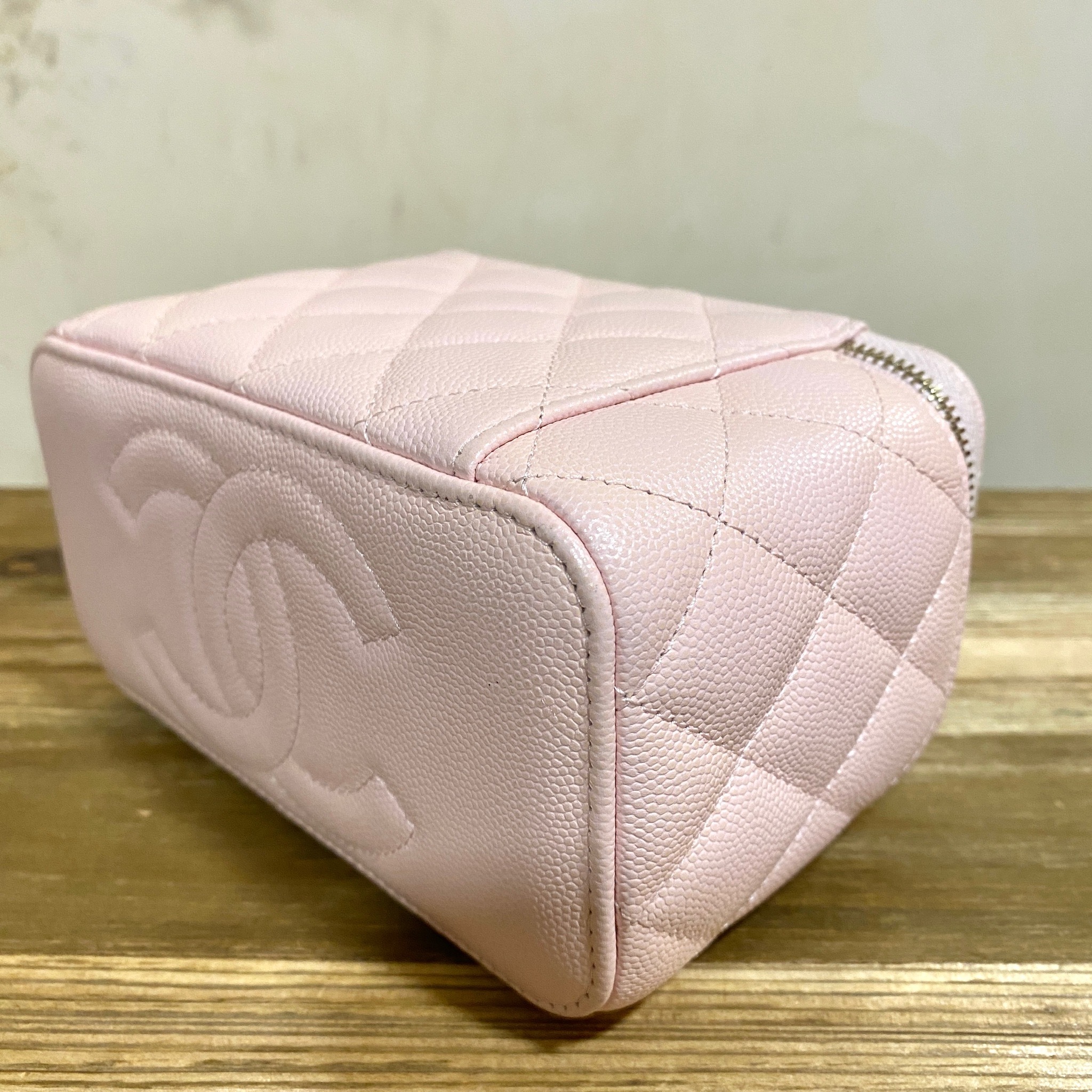 Pre-owned] Chanel vanity caviar pink/gold