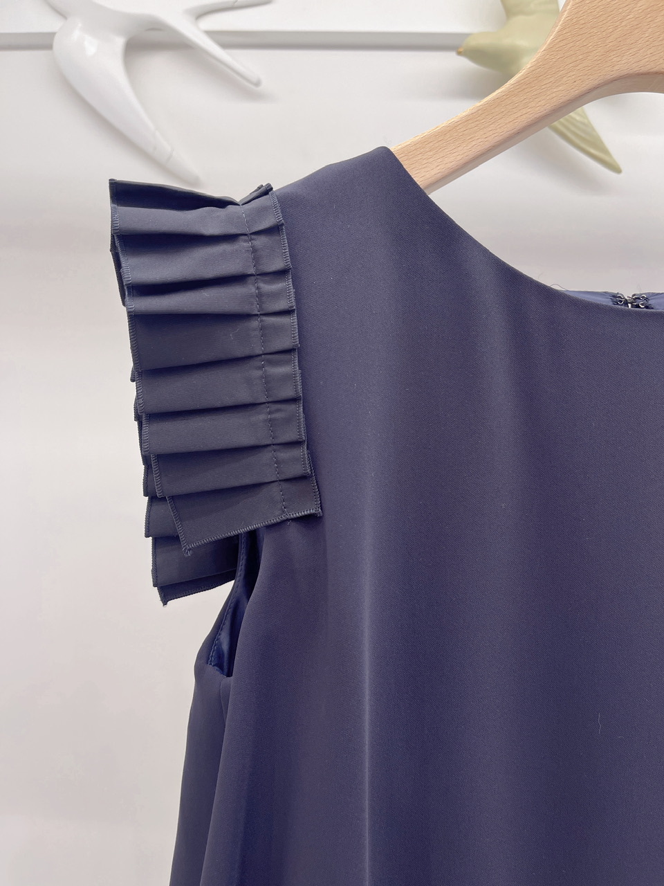 假兩件蕾絲無袖洋裝