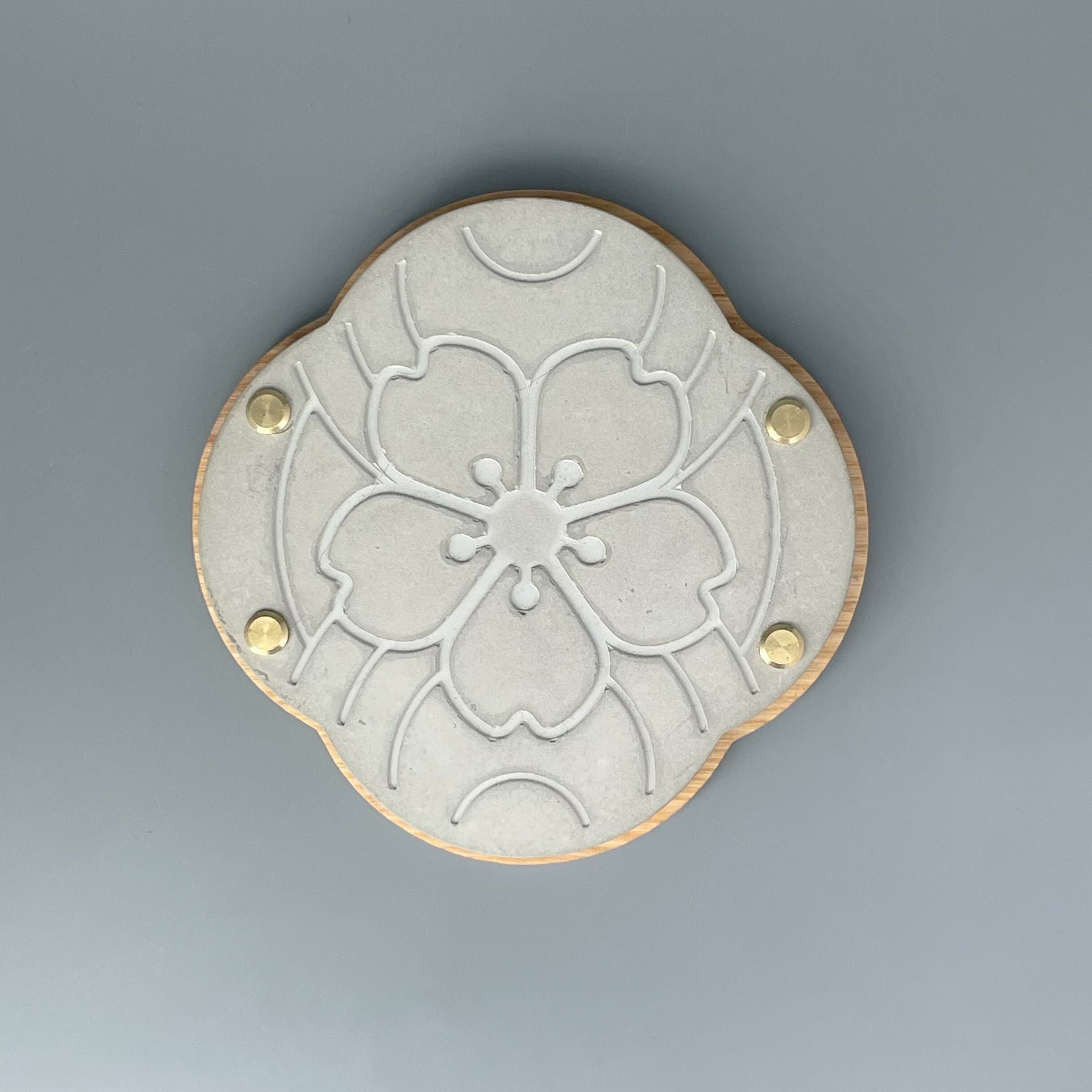 櫻花 • 水泥充電板