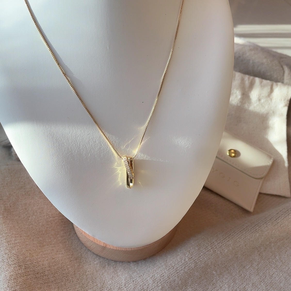 極簡高級鑽x環相扣交叉墜項鍊