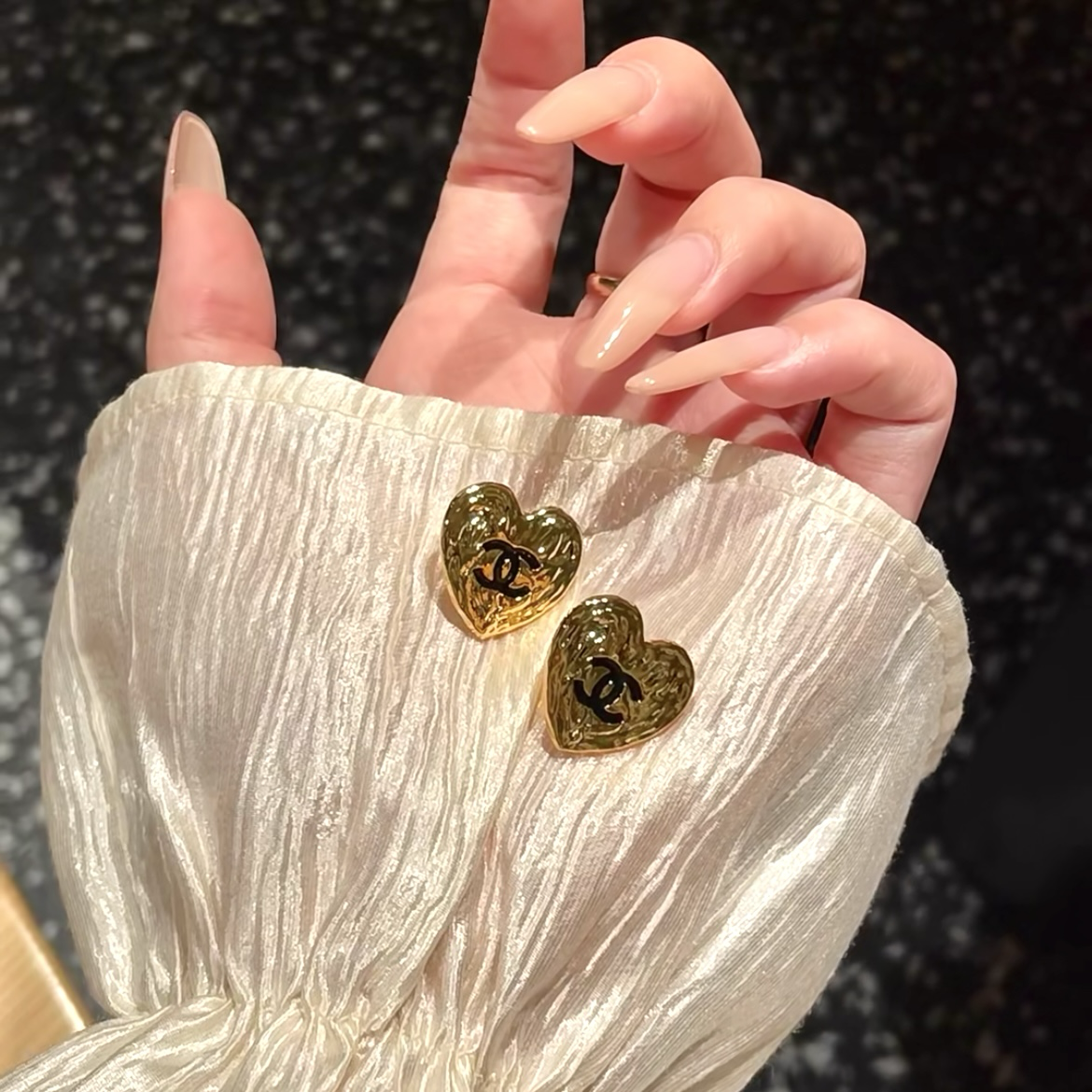 18k 24p黑金拉絲夢幻愛心定製耳釘/現貨1