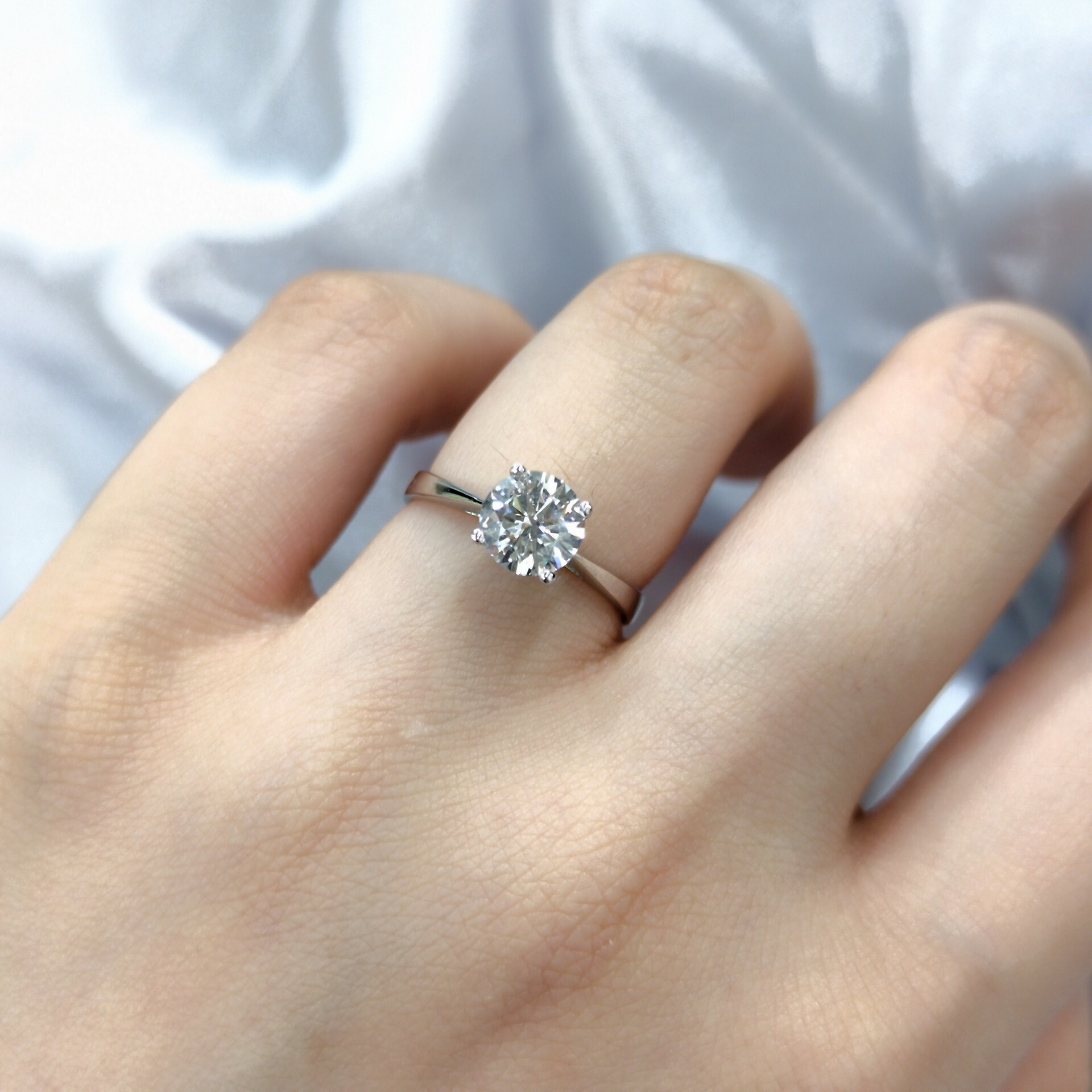 18K White Gold 0.84ct GIA Diamond Ring