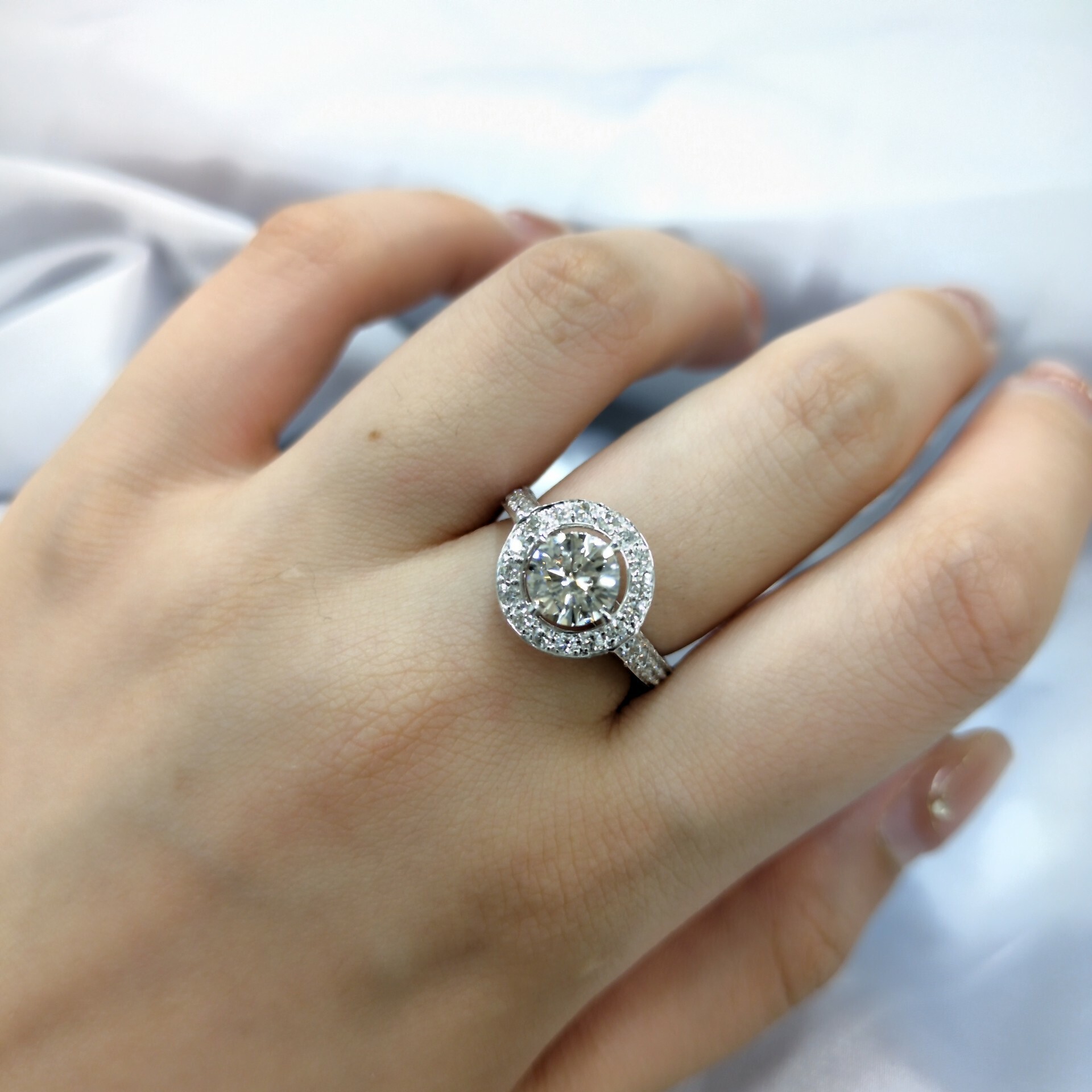 18K White Gold 1.00 GIA Diamond Ring