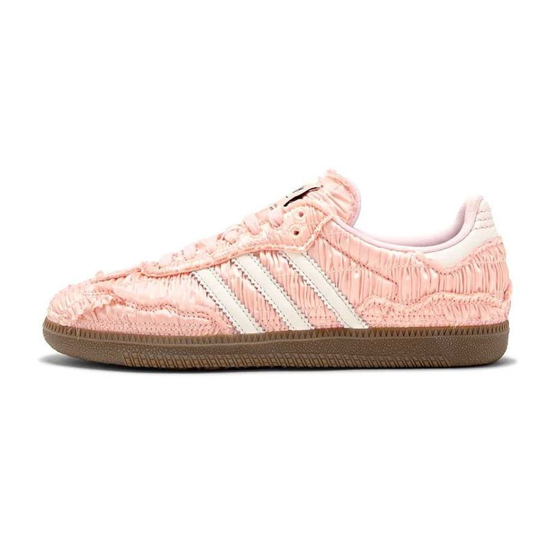 <連線代購商品>Caroline Hu x ADIDAS SAMBA OG 粉色絲綢 緞面 SATIN 低筒休閒鞋【JQ4747】