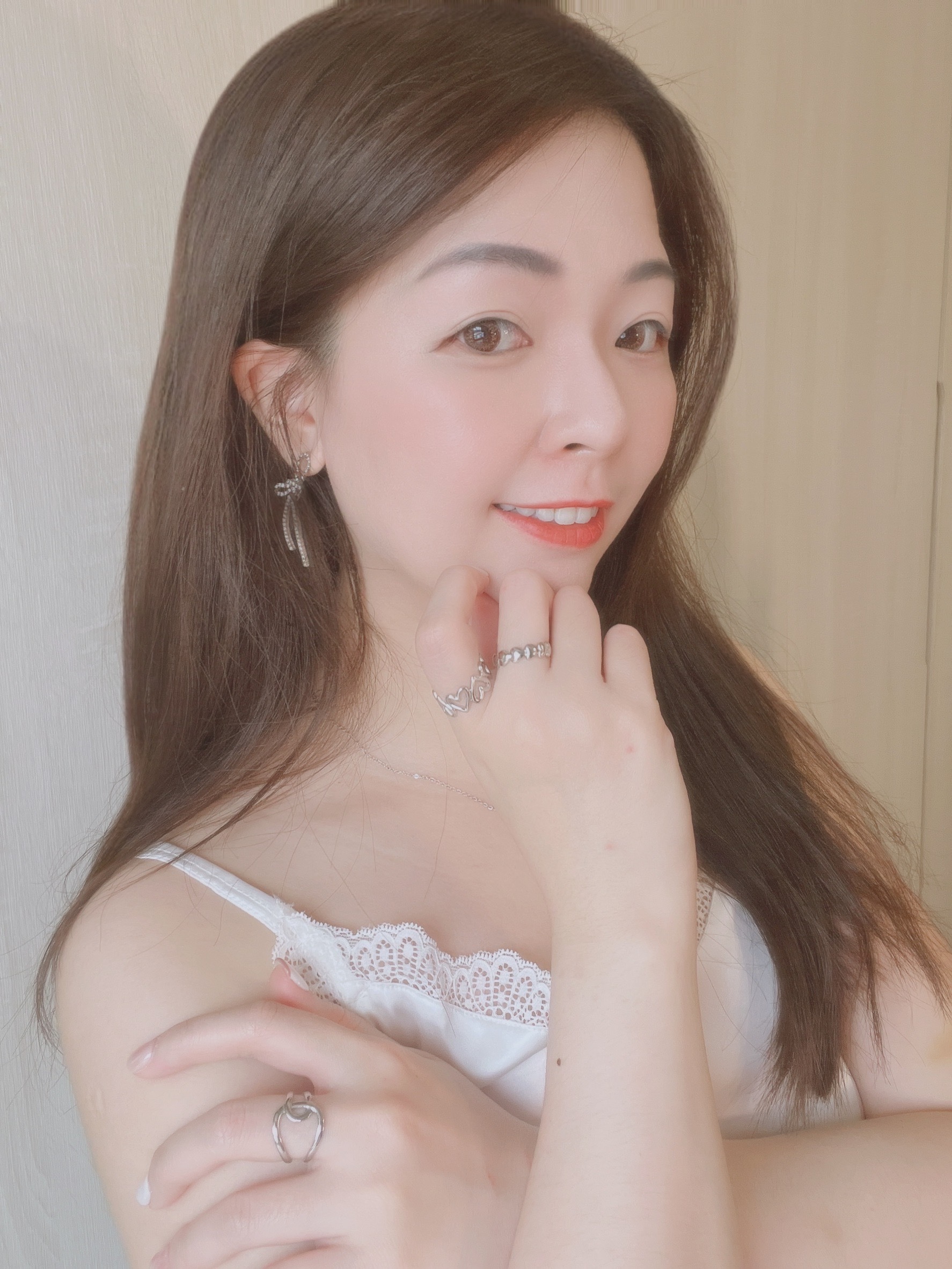 925純銀 - 韓風氣質鑽面蝴蝶結耳環