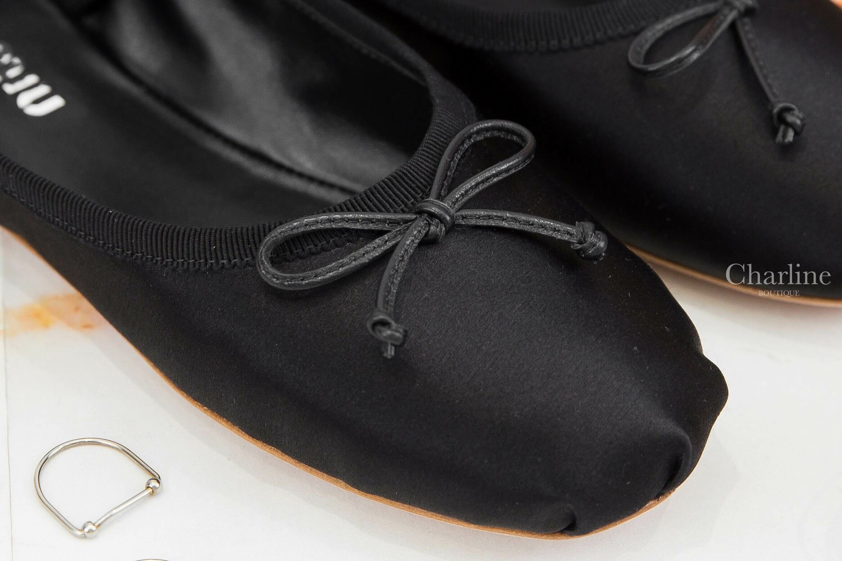 Miu Miu Satin Ballerinas 黑色絲綢蝴蝶結黑底白字彈性織帶平底芭蕾舞鞋