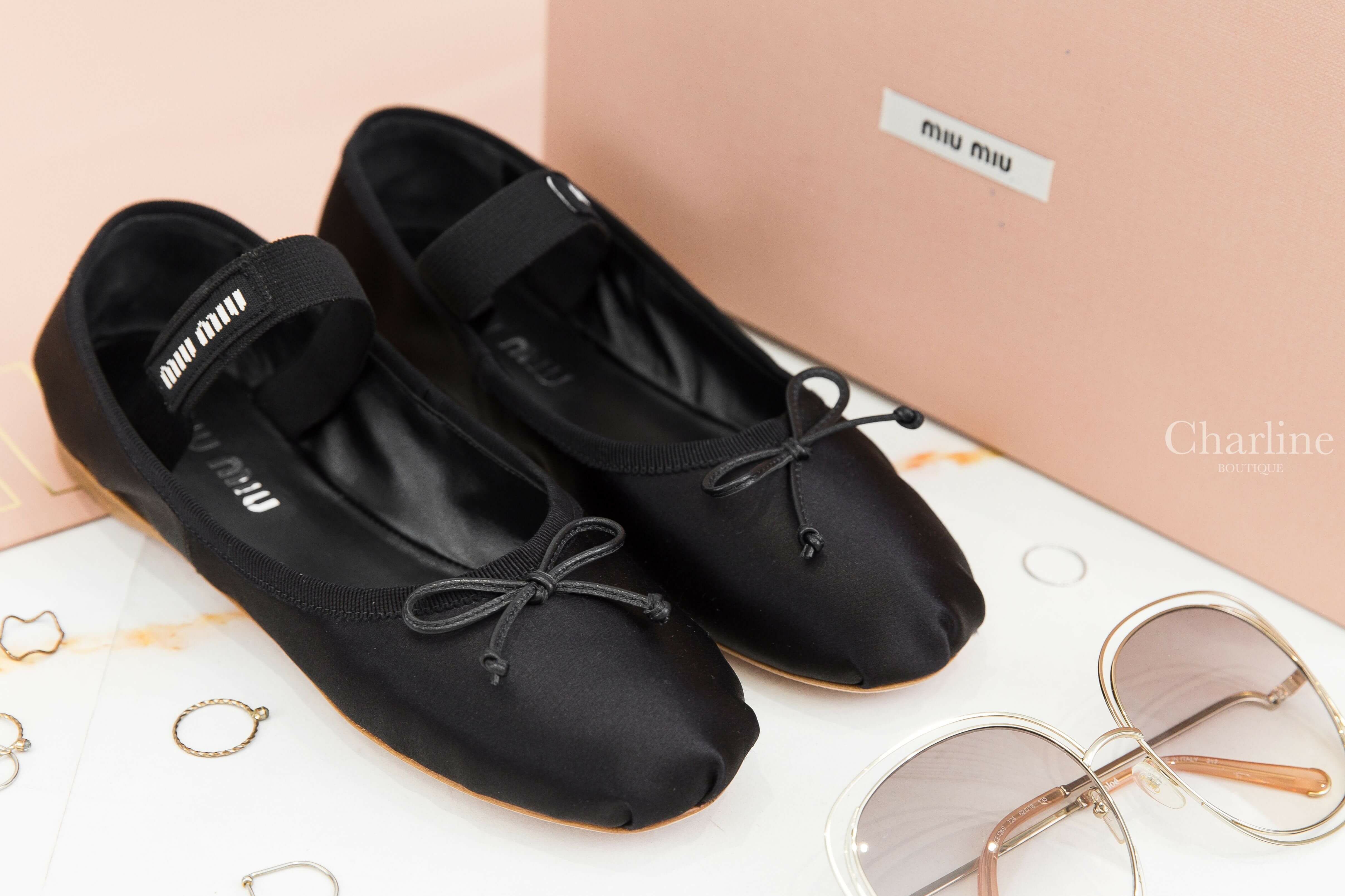 Miu Miu Satin Ballerinas 黑色絲綢蝴蝶結黑底白字彈性織帶平底芭蕾舞鞋