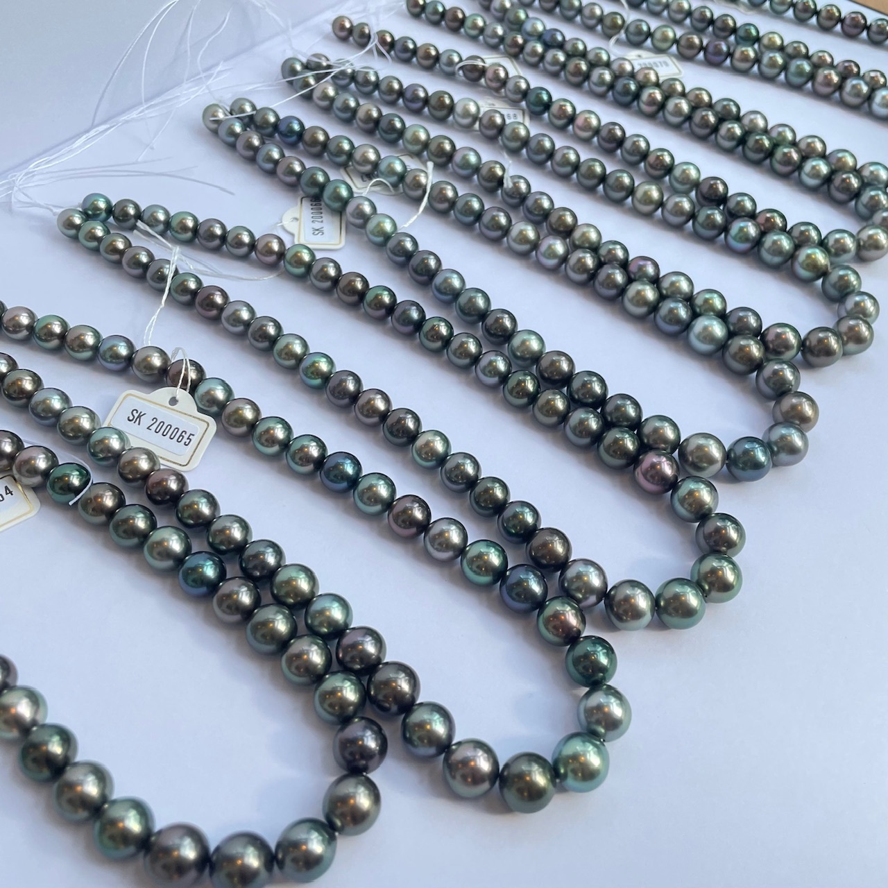 混彩系- 極光孔雀綠大溪地黑珍珠項鍊8-11mm (帶真科研證書)