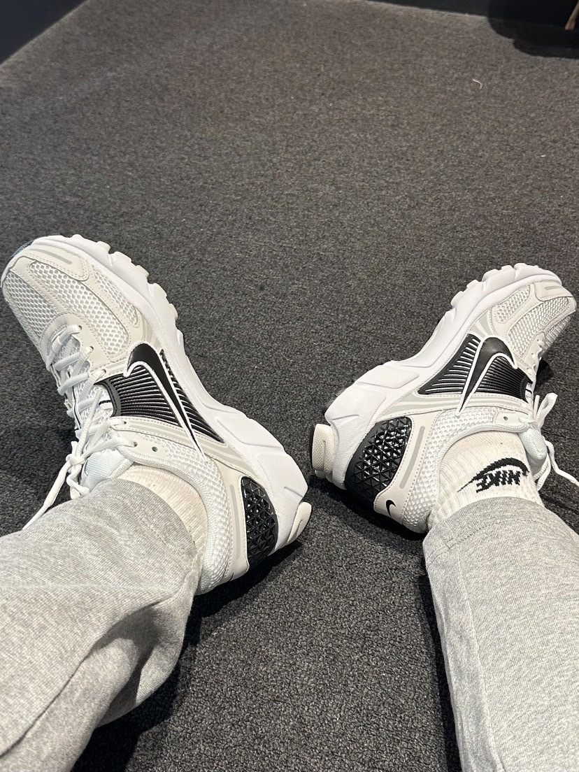 NIKE ZOOM VOMERO 5 最新熊貓色（FB9149-101）