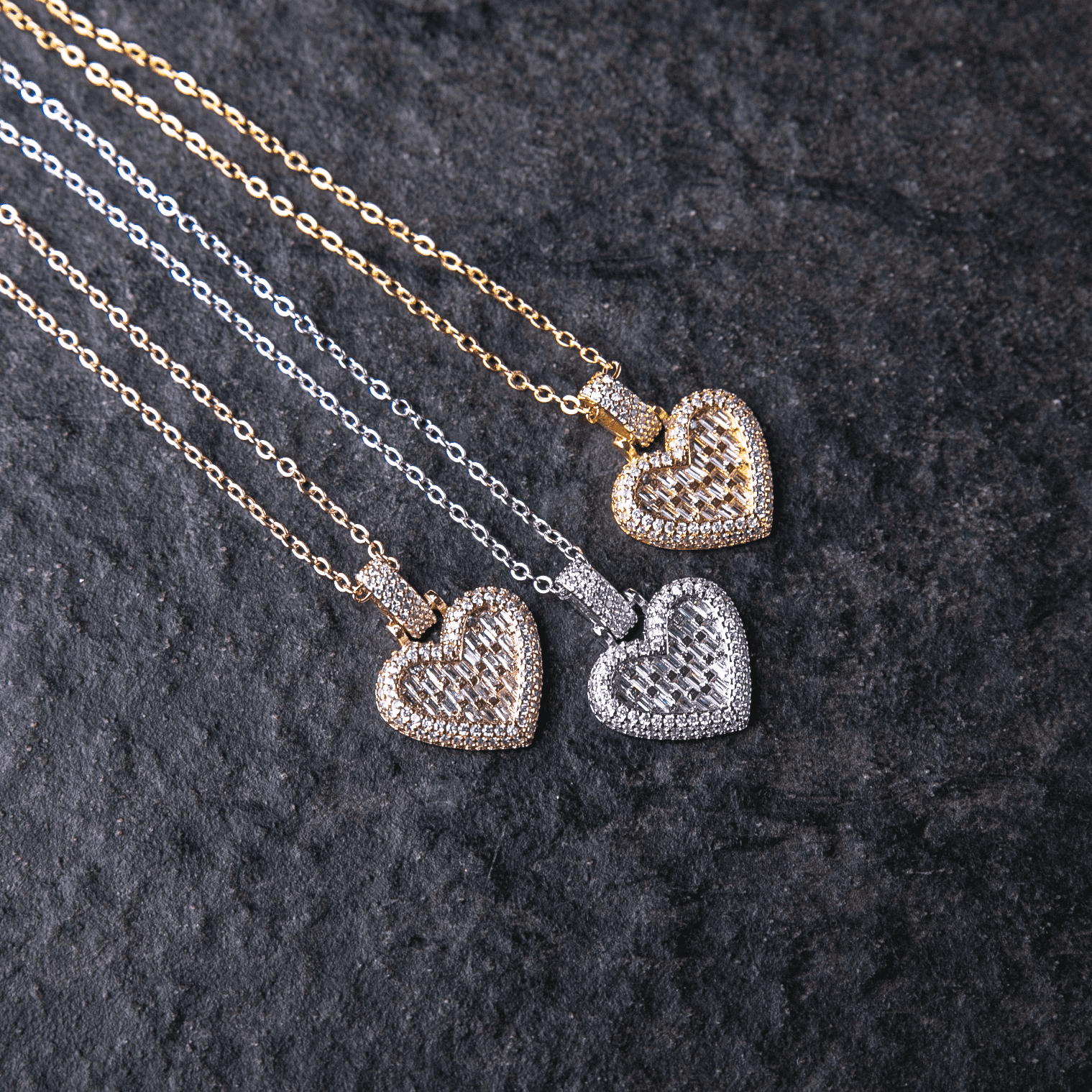 T方混鑲迷你愛心墜飾