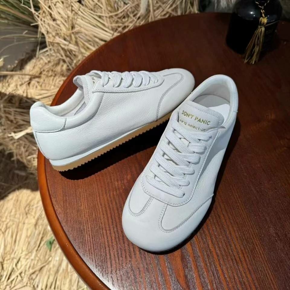 圓圓頭牛皮軟Q小白鞋