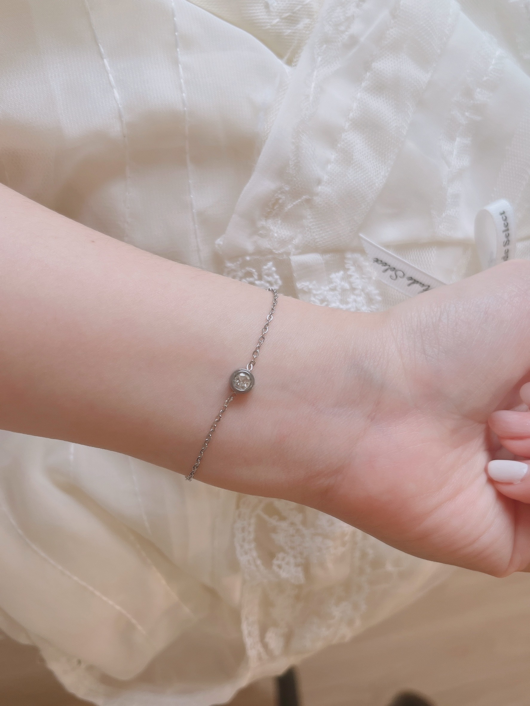 高級感又不會褪色的圓形單鑽細手鍊