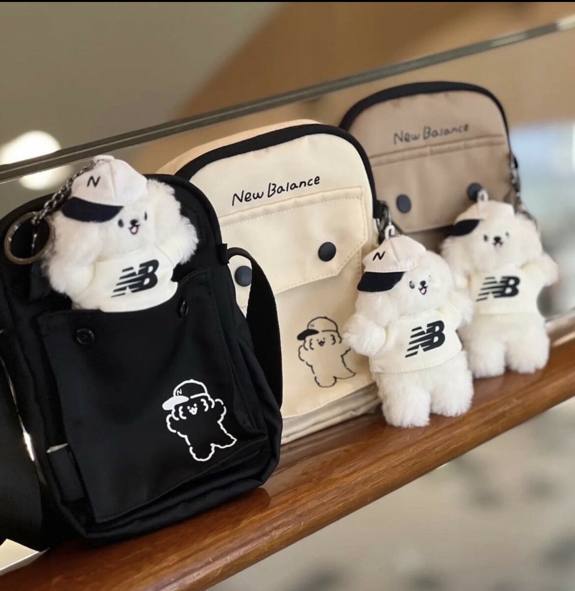 【代購】New Balance X Tombonia 日本知名插畫家 合作款 海外限定 限量販售 狗狗 側背小包 包款 包包 黑色 米白 卡其
